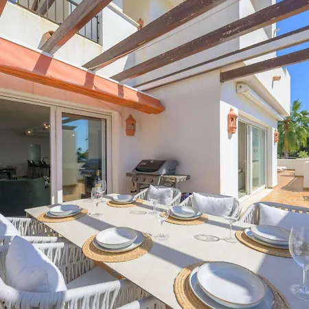 Luxurious 3-bedroom Penthouse In Monteros *