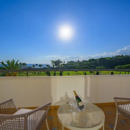 Luxurious 3-bedroom Penthouse In Monteros Appartement *