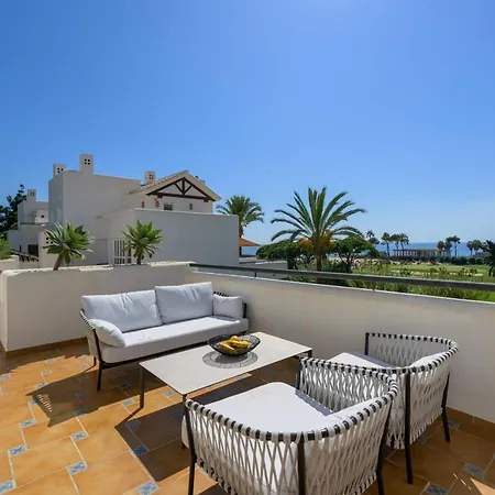 Luxurious 3-bedroom Penthouse In Monteros Marbella