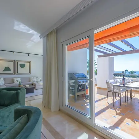 Luxurious 3-bedroom Penthouse In Monteros