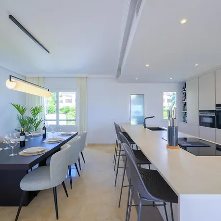 Luxurious 3-bedroom Penthouse In Monteros
