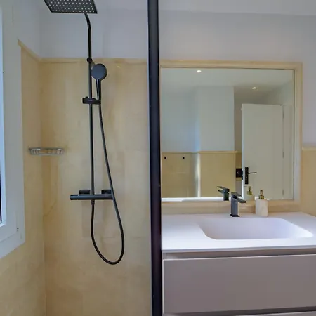 Luxurious 3-bedroom Penthouse In Monteros Appartement