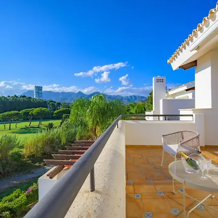 Luxurious 3-bedroom Penthouse In Monteros
