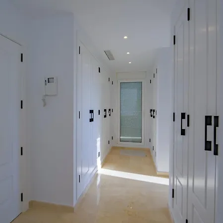 Luxurious 3-bedroom Penthouse In Monteros Appartement *