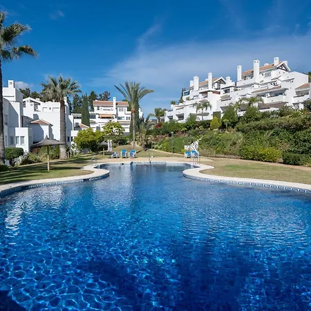Luxurious 3-bedroom Penthouse In Monteros Appartement