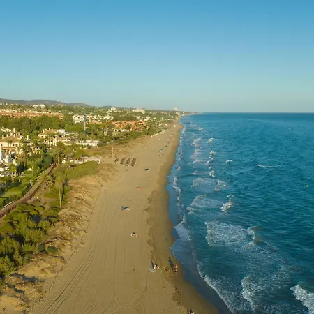 Luxurious 3-bedroom Penthouse In Monteros Appartement